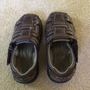 Toddler boy size 8 brown sandals